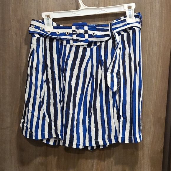 Blazer & Matching shorts - Picture 2 of 2